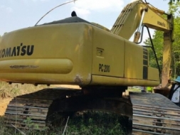 ขายKOMATSU   200-6   ปั้มดี เอวแน่น แอร์เย็น  ทะเบียนพร้อมโอน