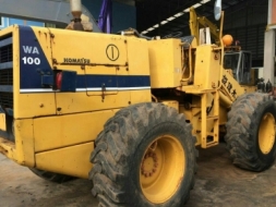 ขายรถตักKOMATSU 510 เก่านอก สภาพสวยพร้อมใช้ ราคาต่อรองได้ ที่คุูณอ๊อฟ พิจิตร 086-737-9991