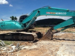 ขาย KOBELCO SK200-5 ซุปเปอร์ สภาพสวยพร้อมใช้ ราคาต่อรองได้ ติดต่อได้ที่คุณ อ๊อฟ พิจิตร 086-737-9991