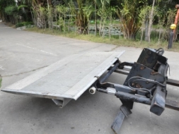 ขายฝาท้าย ไฮดรอลิค ติดหลังรถ6ล้อ สวยเดิมจากญี่ปุ่นยังไม่เคยใช้ในไทย 28,000เท่านั้น