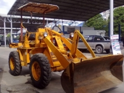 ต้องการขายรถตักล้อยางยี่ห้อ KOMATSU-505 รถนอกนำเข้าจากญี่ปุ่น