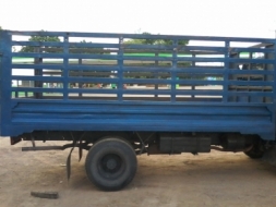 ขายกระบะเหล็ก  หกล้อ   คอกสูง