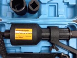 ขายบล๊อกทดถอดล้อรถสิบล้อ มีสองอัตราทดช้าและเร็ว ทำให้ถอดได้ง่าย คนขับถอดล้อได้คนเดียว