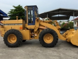 รถตักล้อยางเอวอ่อน KOMATSU 515 นำเข้า มือสองญี่ปุ่น