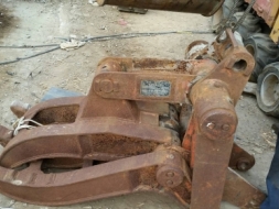 ขาย หัวคีบไม้ สำหรับรถแบคโฮ PC 120- PC200 ราคา 58,000 บาท ครับ