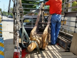 ขึ้นรถส่งให้แล้วนะครับ - หัวเจาะกระแทกปูน เบรกเกอร์ สำหรับ PC200 ไปเมียนมาร์ ทะเบียนรถและคนขับตามรูป