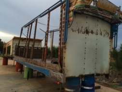 ขายกะบะไม้ยกลงจากร็อกกี้ ยาว6เมตร ตามสภาพ พื้นปูแสตนเลส