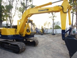 ขายแม็คโค KOMATSU PC60-2 นำเข้าจากญี่ปุ่น มี VDO ทดลองขับให้ดู สภาพสวยมาก พร้อมใช้งาน ติดต่อ 086-775