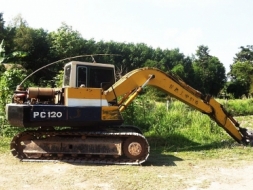 komatsu PC 100-3 สภาพดี เครื่องดี ปั้มสวย ไม่โหลด แอร์หนาว ตัวเดินเปลี่ยนเป็นของมาร์ททูแล้วทั้งลูก ท