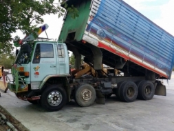 ขาย ISUZU ROCKY สองเพลาดั๊ม กระบะเนียมคอกเกษตร วางเครื่อง320