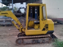 แมคโครเล็กkomatsu pc20-3