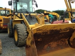 ขายด่วน !!!! รถตัก KOMATSU WA100-5 รถนอก สภาพเดิม มีเก๋ง มีแอร์ มีไฟฟ้าครบ มีเอกสาร(ใบแจ้งจำหน่าย) พ