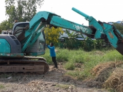 KOBELCO SK135 ใช้งานได้ 880000