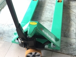 แฮนด์พาเลท ยี่ห้อมิตซูบิชิ (ญี่ปุ่น) ขนาด 2.5 ตัน ของใหม่ สนใจโทร 0863388349 ไอดีไลน์0916072356