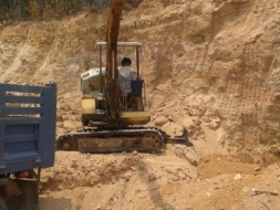 ขายรถแบคโฮ KOMATSU PC30-6พร้อม ใช้งาน ราคาต่อรองได้