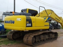 ขาย Komatsu PC200 รุ่น 8 ราคา 1,750,000