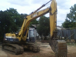 ขายด่วน KOMATSU PC200-5 ราคาถูก ยังทำงานอยู่ เครื่องเดิม ปั้มเดิม เอวแน่น