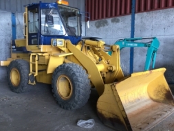 ขายรถตักล้อยาง KOMATSU WA200-1 (สภาพดี ราคาถูก)