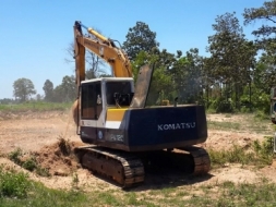 ขายรถขุดแบ็คโคkomatsu pc120-5 ไฟฟ้าเต็ม เอกสารอินวอยซ์ ช่วงล่างดี แอร์เย็น บูมสวยเฟรมสวย พร้อมลงลุยง