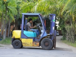 ขายFORKLIFT KOMATSU FG20-12(2ตัน) เสา3.0เมตร สวยเดิมจากญี่ปุ่น ยังไม่เคยใช้ในไทย 129,000เท่านั้น!!