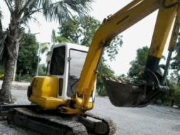 ขายแบคโฮ KOMATSU pc45-7แบบมีเก๋งราคา480,000