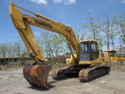 รถขุด KOMATSU PC210