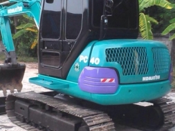 ขายแบคโฮ KOMATSU PC 40-7  เครื่องเดิม ปั้มนิ้ว   มีเก๋งติดแอร์