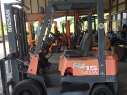 NISSAN  Forklift ขนาดยก 1.5 ตัน เสา  3  เมตร