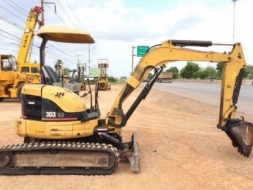 ขายรถแบคโฮ CAT 303 CR ปี2003 คอนโทรลสั้น ปั้มนิ้ว สภาพสวยพร้อมใช้ นำเข้าจากญี่ปุ่น