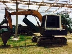 ขาย KOMATSU Pc60-5  ช่วงล่างเต็ม ทุกอย่างพร้อมใช้  มีแอร์ ทำงานเร็ว