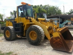 KOMATSU WA 300-3E นำเข้าจากญี่ปุ่น สวย เดิมๆ 090-986-2521 อ๊อบ