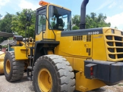 ขาย KOMATSU WA 300-3E นำเข้าจากญี่ปุ่น สวย พร้อมใช้ 090-986-2521 อ๊อบ