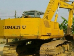 KOMATSU PC 200-3 รถสภาพดีพร้อมใช้งานได้เลย เครื่องยนต์ 6D14 Turbo ปั๊มเดิมๆแรงดีทำงานได้เร็ว ภายในเก