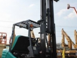 ขาย รถยก Forklift Feeler ใหม่ Diesel 2.5 Ton เครื่องยนต์  Isuzu แบรนด์ไต้หวัน ขายดีในยุโรป   ให้คุณไ