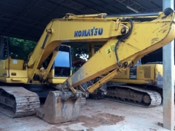 ขายด่วน  รถแบคโฮ  KOMATSU  200 - 7  สภาพดี พร้อมใช้งาน  เอกสารพร้อม