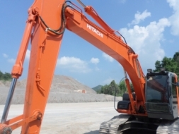 ขายแบคโฮ HITACHI ZX 200-1 สเป็คญี่ปุ่น สภาพสมบูรณ์มาก ไฟฟ้าครบ เลขซีเรียล 115587 เครื่องยนต์ ปั๊มไม่