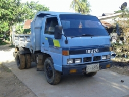 ขาย ISUZU NKR 115 พร้อมใช้งานคับ