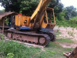 ขาย KOMATSU PC 120-2 สภาพสวยพร้อมใช้ ราคาต่อรองได้ ติดต่อได้ที่คุณ อ๊อฟ พิจิตร 086-737-9991