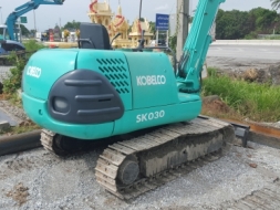 ขายkobelco  sk30---UR2  ปัมนิ้ว..คอนโทนสั้น..เก็บสีพร้อม