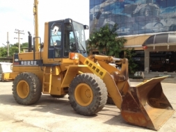 รถตัก WA200-1 KOMATSU  เก่านำเข้าจากญี่ปุ่น ราคา 1,250,000.- บาท  ราคาคุยกันได้ สอบถามคุณชุมพล 086-0