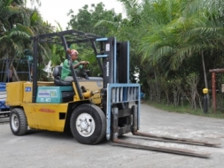 ขายรถFORKLIFT KOMATSU 4ตัน สวยเดิมจากญี่ปุ่น 360,000เท่านั้น!!