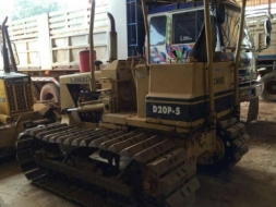 ชายแทรกเตอร์ KOMATSU D20-5 ให้โซ่2ชุดให้ทั้งตีนเป็ดตีนไก่ สภาพสวยพร้อมใช้ติดต่อได้ที่คุณ อ๊อฟ พิจิตร