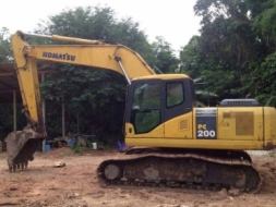 KOMATSU PC 200-7