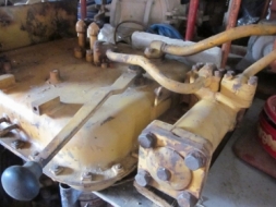 ขาย-ถังน้ำมัน+ถังไฮโดรลิค สำหรับรถแทรกเตอร์ D2-KOMATSU