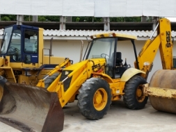 ขาย รถตักหน้าขุดหลัง JCB 215S สภาพสวย นำเข้าจากประเทศสหรัฐอเมริกา 2 เพลา 4x4 92 แรงม้า ไม่เคยผ่านการ