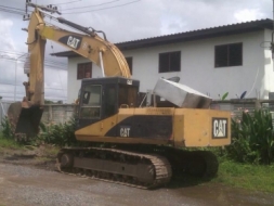 CATERPILLAR E200B รถพร้อมใช้เครื่องดี ช่วงล่างใด้ ทำงานดีไม่โหลด เอกสารเล่มทะเบียนพร้อมโอน