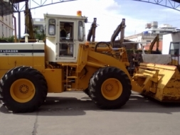 ต้องการขายรถตักล้อยางยี่ห้อkomatsu-515รถนอกนำเข้าจากญี่ปุ่น