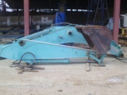 อาร์ม  บุ้งกี๋   KOBELCO SK200