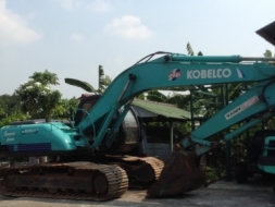 +++ ขายรถแบคโฮ  KOBELCO PC200   (MARK 5)  รถสภาพดี  พร้อมใช้งาน  สนใจรายละเอียดคุยได้ครับ โทร. 081-6