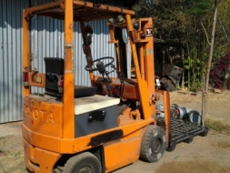 ขายเหมา4รายการ รถฟ๊กลิฟ3คันบ๊แปแค็ดนึ่ง สภาพสวยพร้อมใช้ ติดต่อได้ คุณ อ๊อฟ พิจิตร 086-737-9991